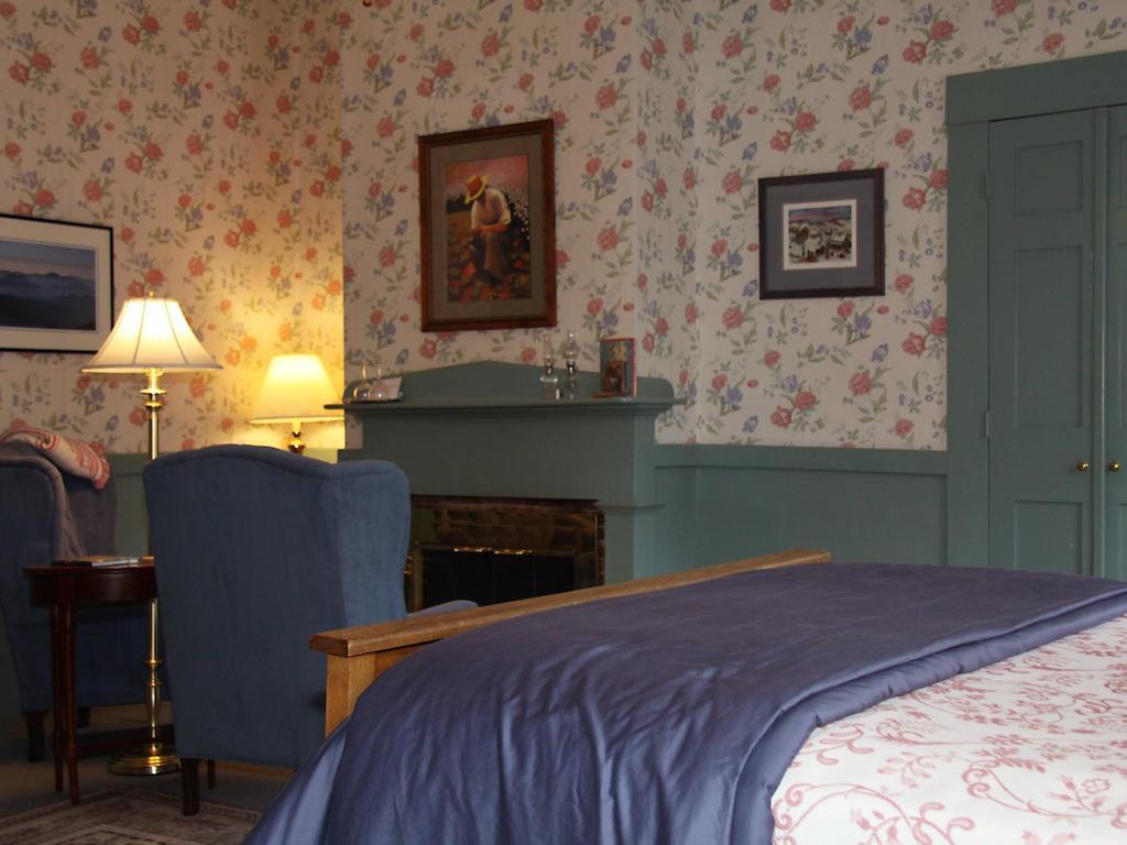 The Notchland Inn Bartlett Room photo